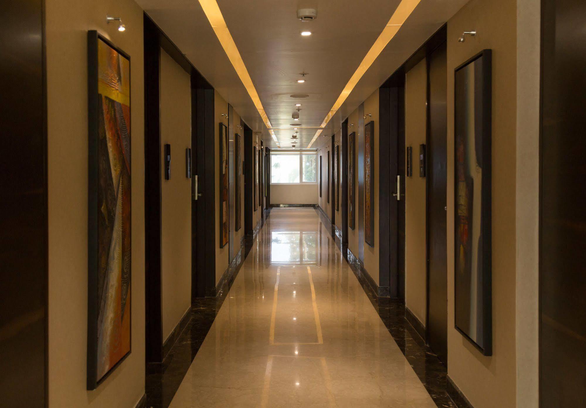 Hotel Oxina Lygon Tiruchirappalli Dış mekan fotoğraf