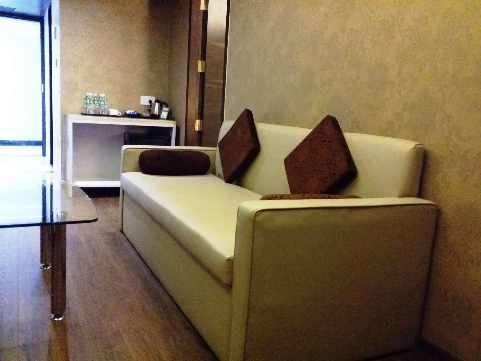 Hotel Oxina Lygon Tiruchirappalli Dış mekan fotoğraf
