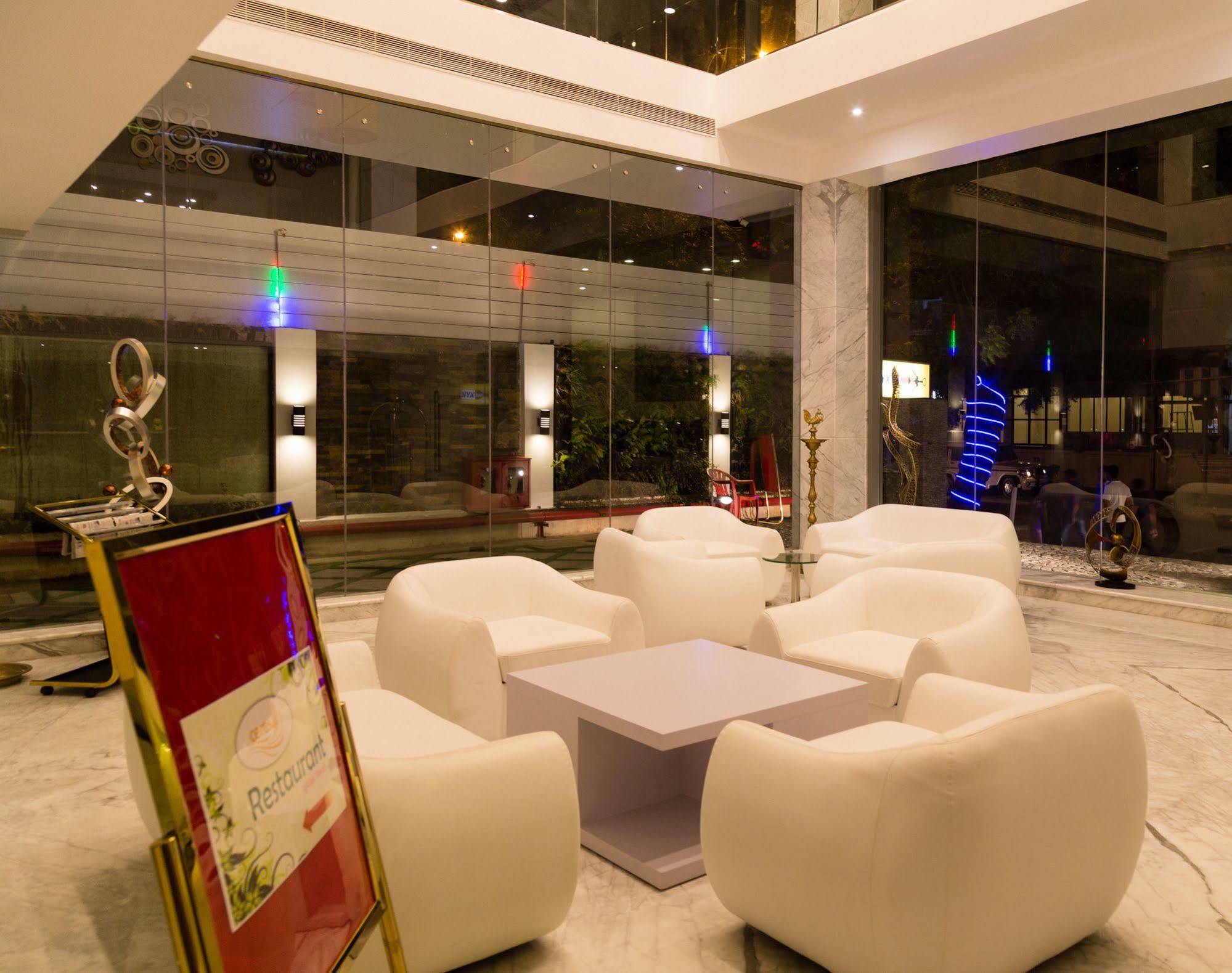 Hotel Oxina Lygon Tiruchirappalli Dış mekan fotoğraf